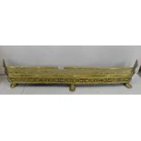 Victorian brass Fender on 3 paw feet, fretwork front, 1.2m wide (metal base)