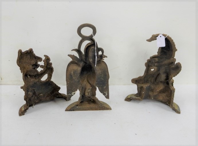 Victorian metal Door Stop in form of eagle and 2 later metal Door Stops, Punch and Judy (3) - Image 2 of 2