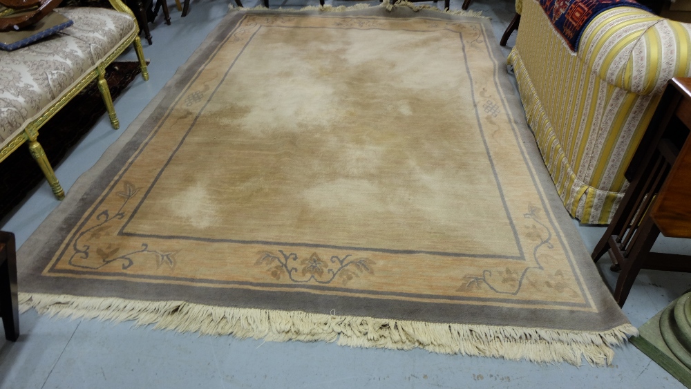 A pair of woollen Floor Rugs, each beige and terracotta with green borders, each 1.85m x 2.9m (2) - Image 4 of 4