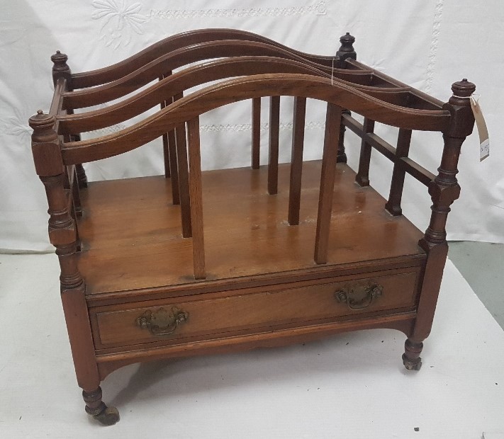 Late 19thC Oak Canterbury, with turned decoration, three divisions, turned tapering supports,