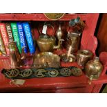 Group of copper and brassware - kettle, pudding mould, roasters, horse brasses etc