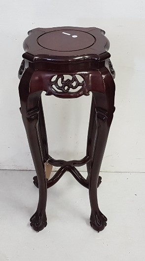 Oriental cherrywood carved Plant Stand with shaped top on 4 ball and claw feet, 33cm h x 32cm w - Image 2 of 2
