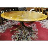 A fine quality reproduction Mahogany Oval Topped Centre / Dining Table, finely crossbanded with a