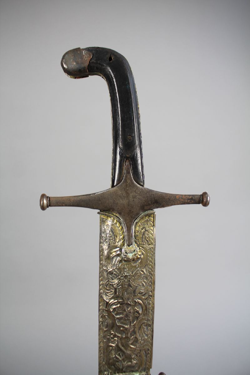 Persian shamshir with scabbard of traditional form. 92cm overall with 79cm curved blade of wootz - Image 4 of 4