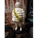 Cast iron Michelin Tyres man {59 cm H}