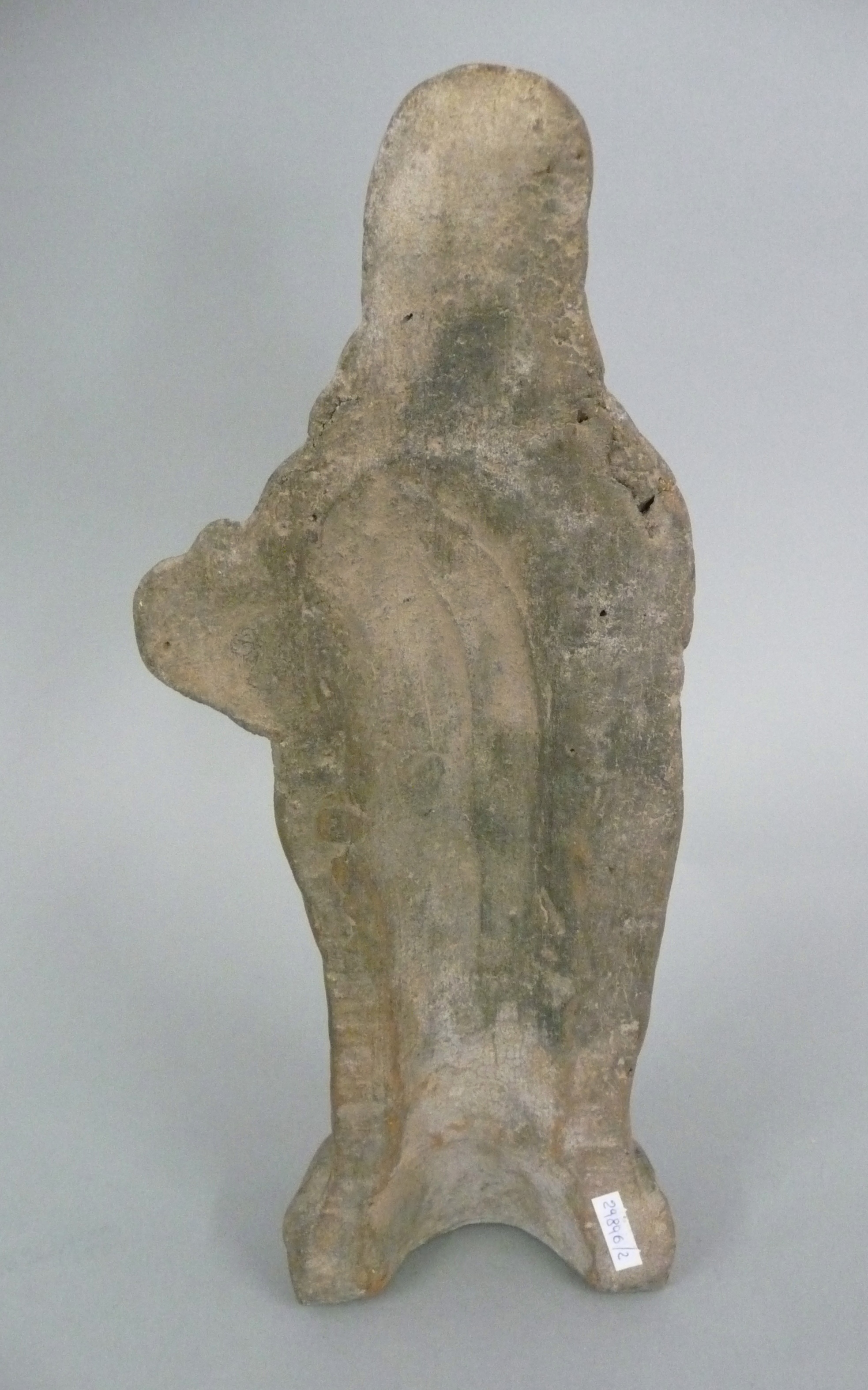 Lotto composto da un'antica scultura in terracotta raff. ''MADONNA'' (Alt. cm. 26,5 ca.) e un - Image 4 of 5
