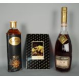 Due Cognac REMY MARTIN con libretto: - Cognac TREK. Fine Champagne. Inizi anni 2000. Flacone da