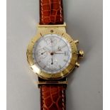 EBERHARD. Orologio da uomo in oro giallo 18 kt. con cinturino in pelle e quadrante bianco. Anno di