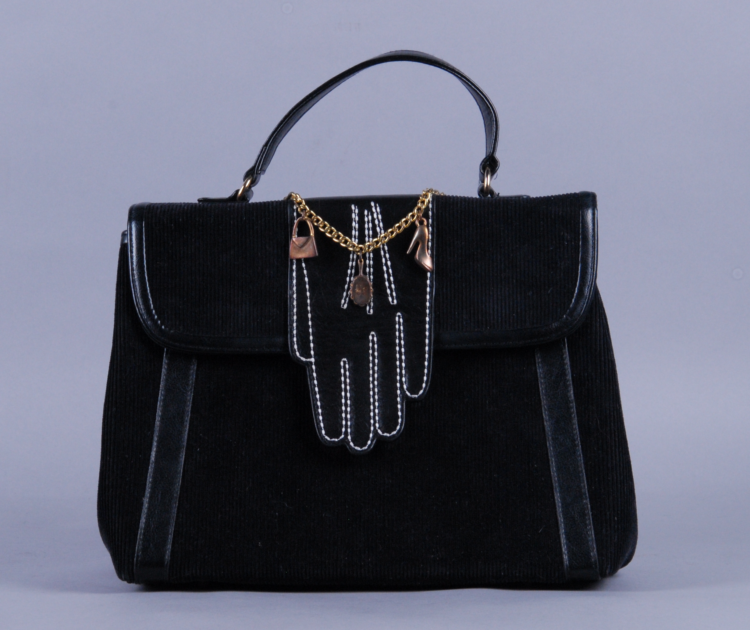 LULU GUINNESS. Handbag in velluto rigato nero decorato con guanto in pelle. Mis. Lung. cm. 27 Alt. - Image 2 of 2