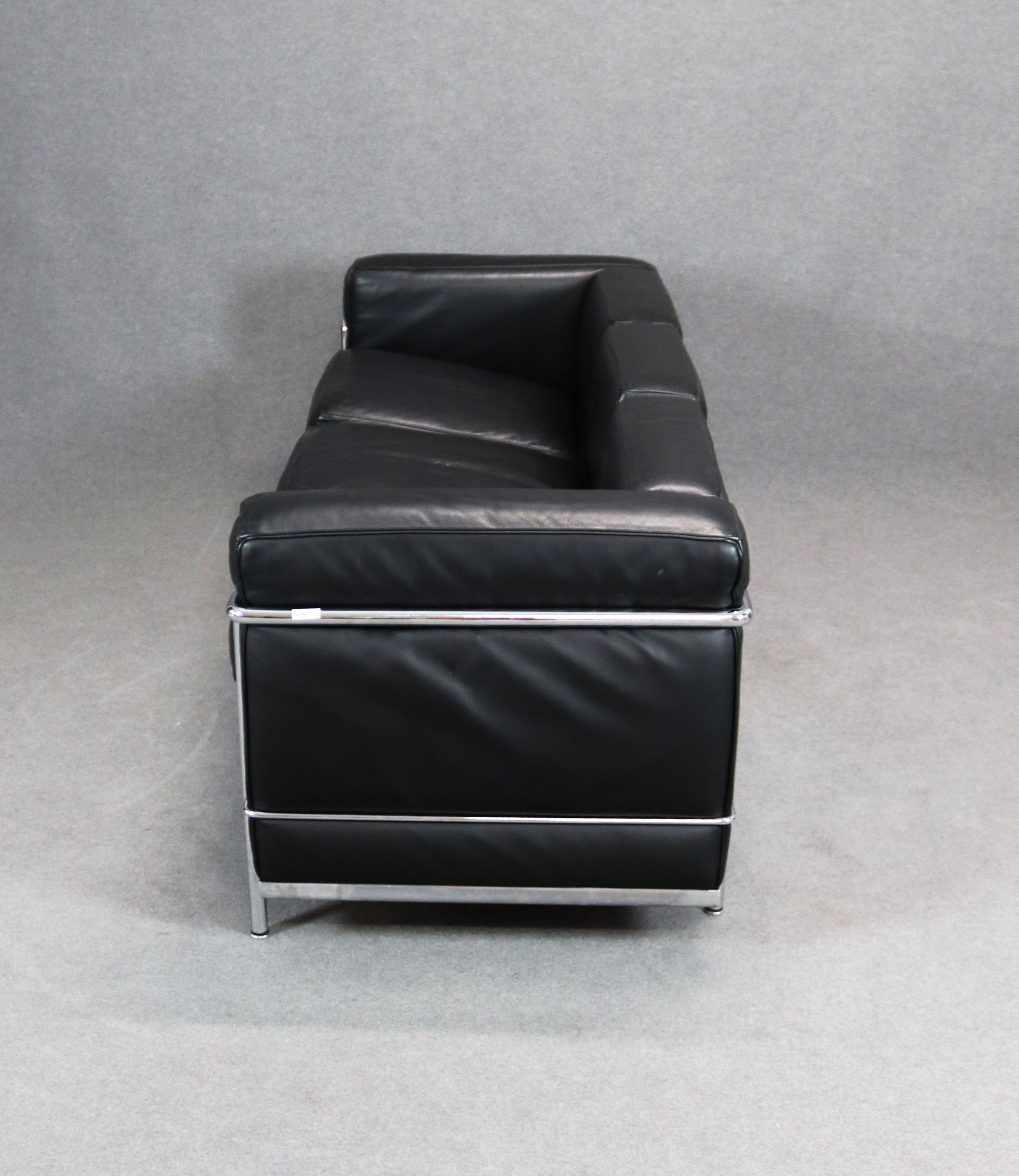 CASSINA. LC2 chrome steel and leather sofa - Image 2 of 5