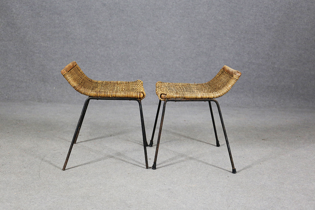 TITO AGNOLI (Attr.). Pair of stools