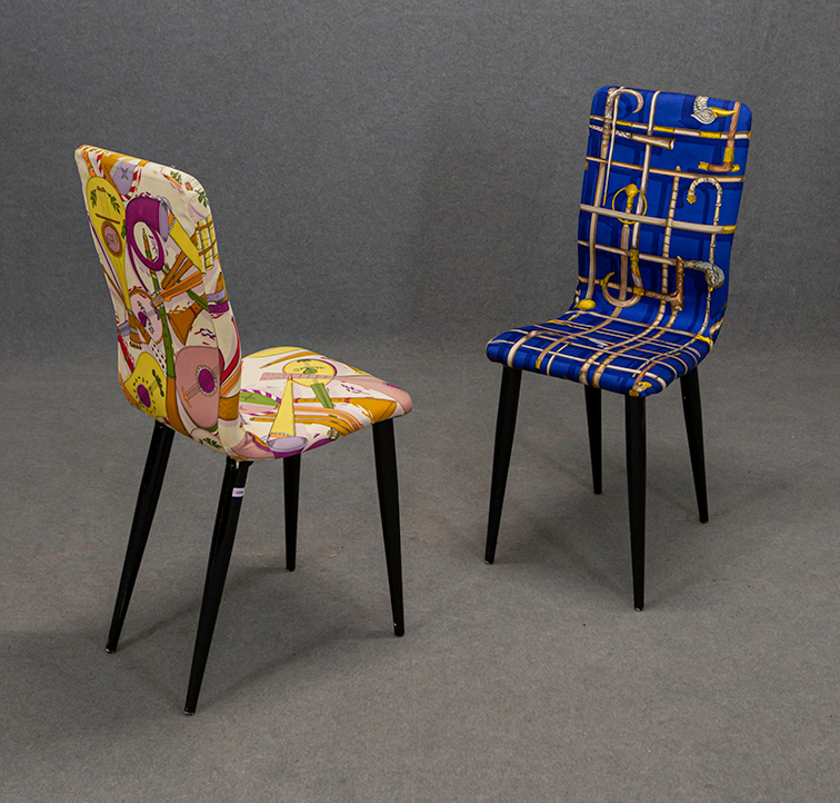 FORNASETTI. Pair of laquered wood chairs - Image 2 of 5