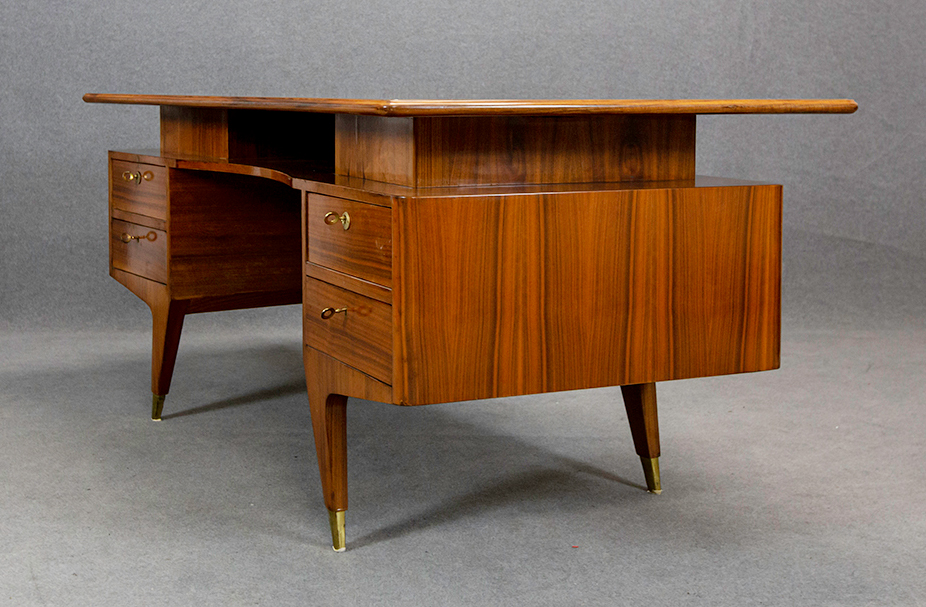 GIO PONTI (Attr.). Wood desk with brass tips - Image 2 of 3