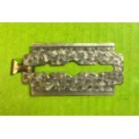 9CT GOLD RAZOR BLADE PENDANT 2,