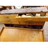 CARPENTRY CHEST OF VINTAGE TOOLS INCLUDING SPIRIT LEVELS, CHISELS,
