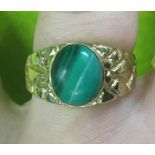 9CT GOLD MALACHITE CABOCHON RING 5.