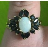 LADIES 9CT GOLD OPAL CLUSTER RING 3.