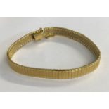 18CT YELLOW GOLD BRACELET 19.5CM LONG, 16.