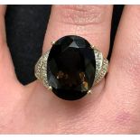 9CT GOLD SMOKY QUARTZ LADIES RING 6.