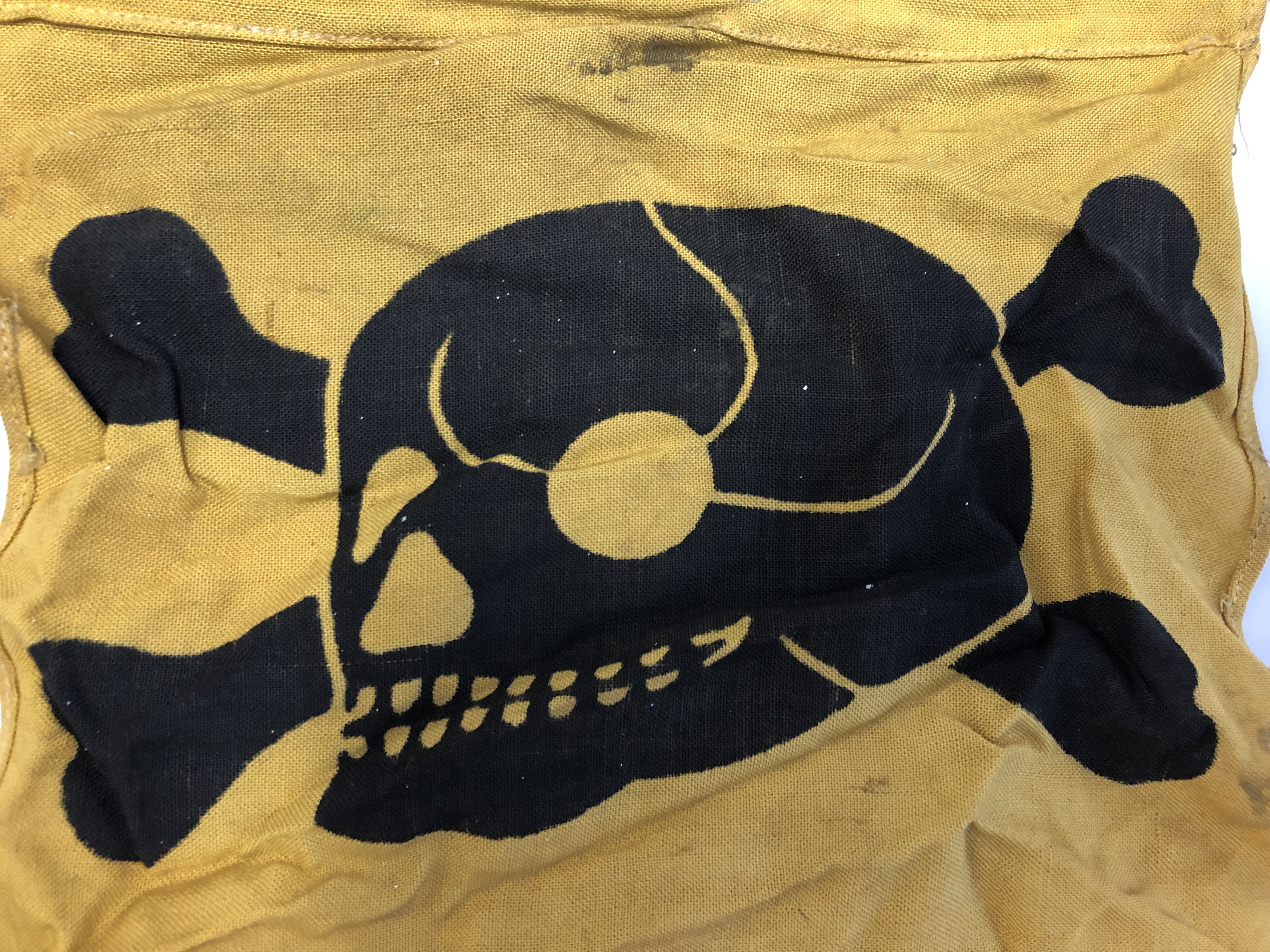 WWII GERMAN MINE/GAS WARNING FLAG - Image 2 of 2