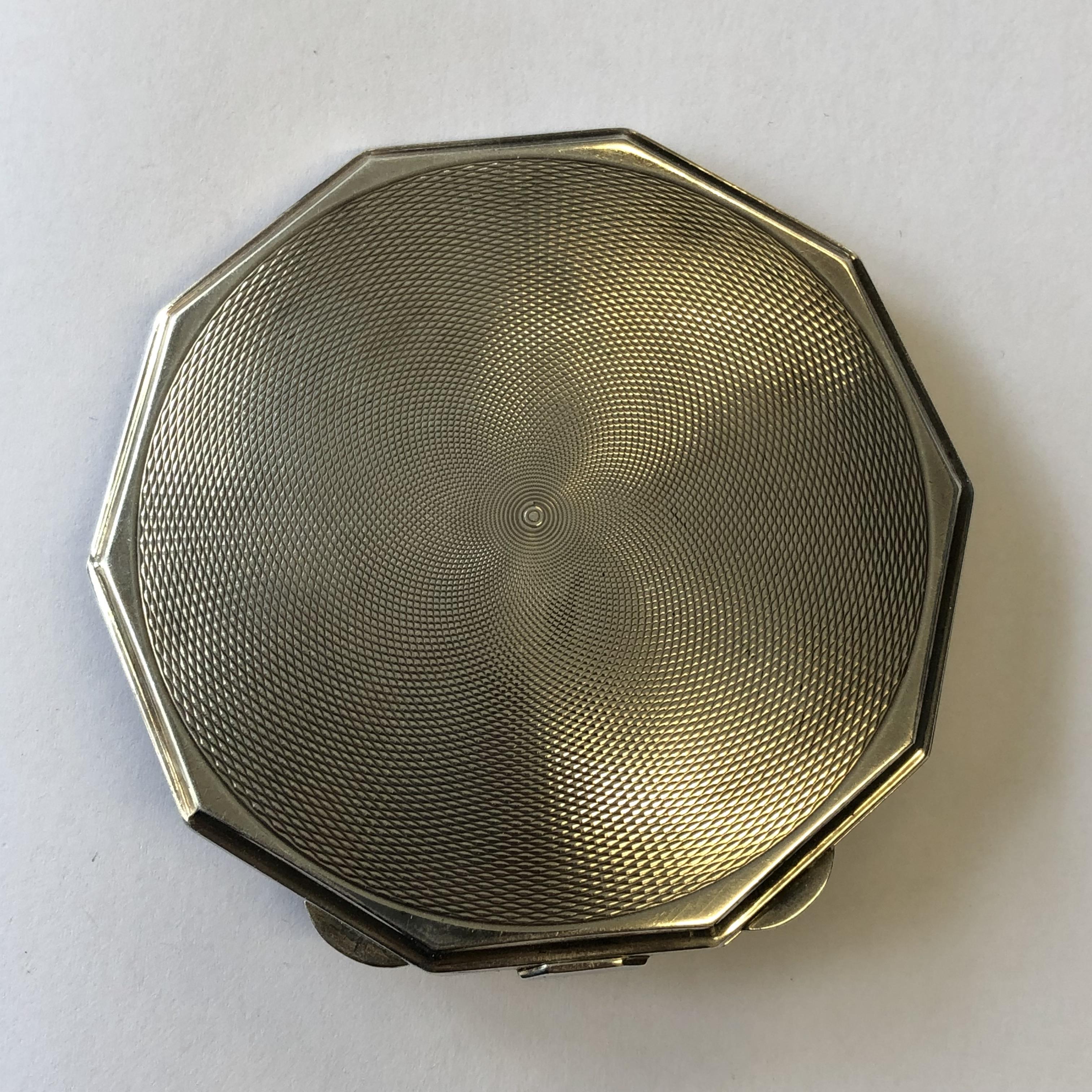 SILVER CASED POWDER COMPACT OF OCTAGONAL FORM WITH ENGINE TURNED DECORATION AND RAF BREVETTE - Image 2 of 3