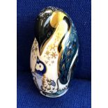 ROYAL CROWN DERBY PENGUIN PAPERWEIGHT WITH GOLD SEAL