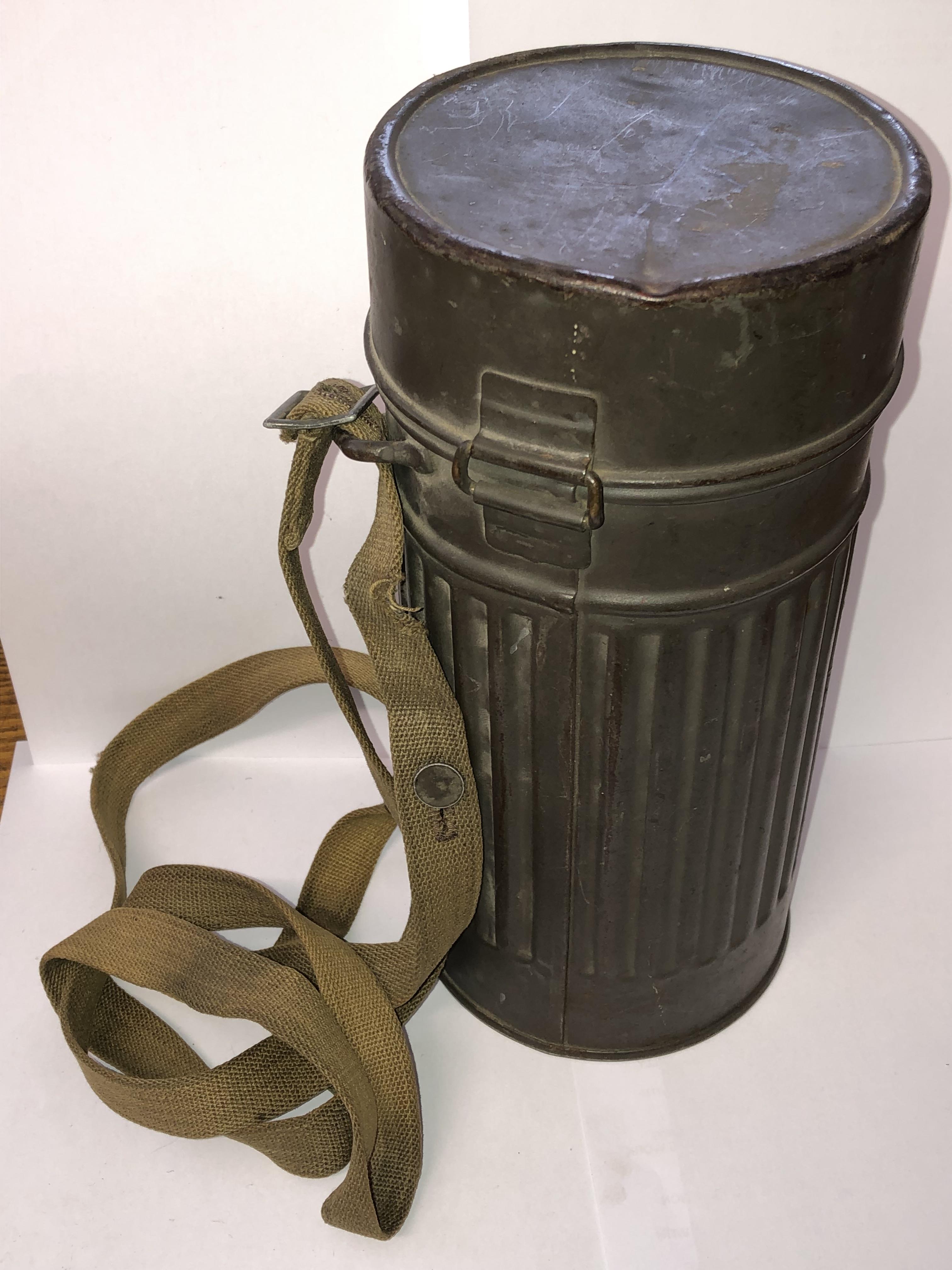 WWII GERMAN GAS MASK DATED 1940 WITH CANISTER - Image 6 of 7