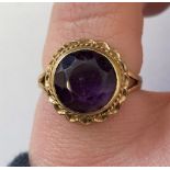 9CT GOLD AMETHYST SOLITAIRE RING 3.