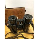 LEATHER CASED PAIR OF WWI GERMAN C.P. GOERTZ, BERLIN FRIEDE BINOCULARS, MAGNIFICATION X 6 SERIAL NO.