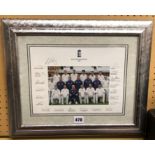 FRAMED PHOTOGRAPH OF THE ENGLAND CRICKET TEST SQUAD OF 2005 WITH SIGNATURES F/G 28 X 21CM