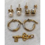 9CT GOLD 21 KEY CHARM, PAIR OF 9CT YELLOW AND WHITE GOLD CREOLE EARRINGS,