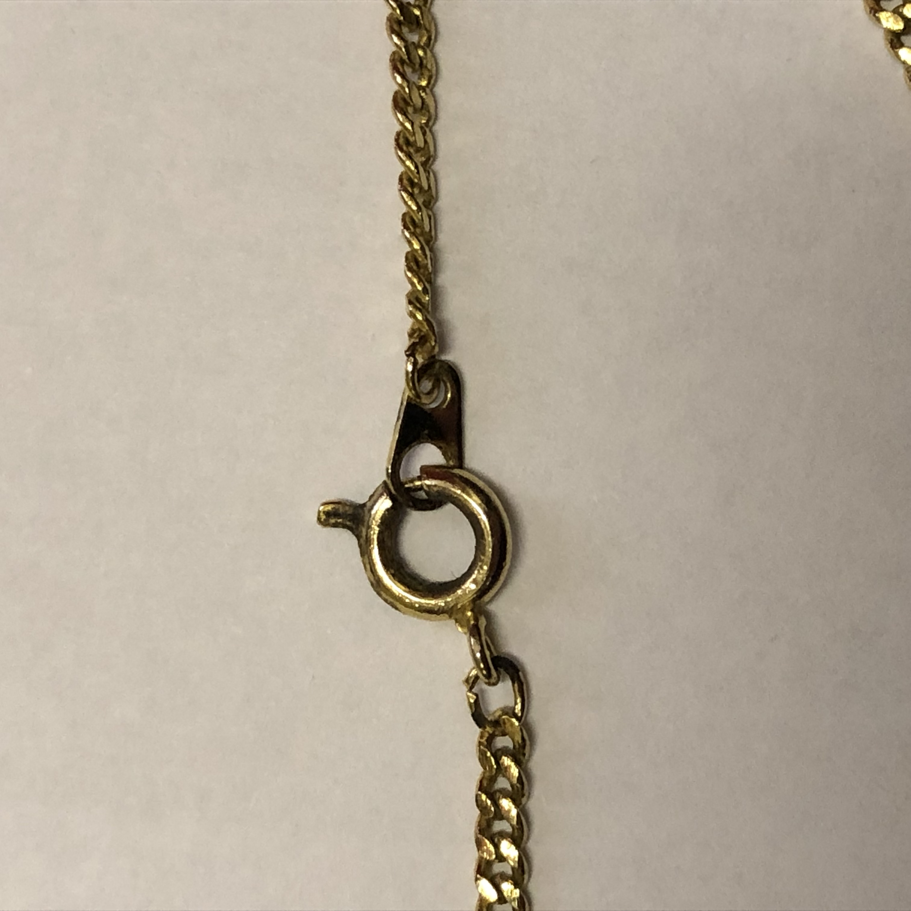 9CT GOLD BELCHER CHAIN WITH 9CT GOLD CAT PENDANT AND A 9CT GOLD SAPPHIRE AND DIAMOND CHIP OBLONG - Image 5 of 7