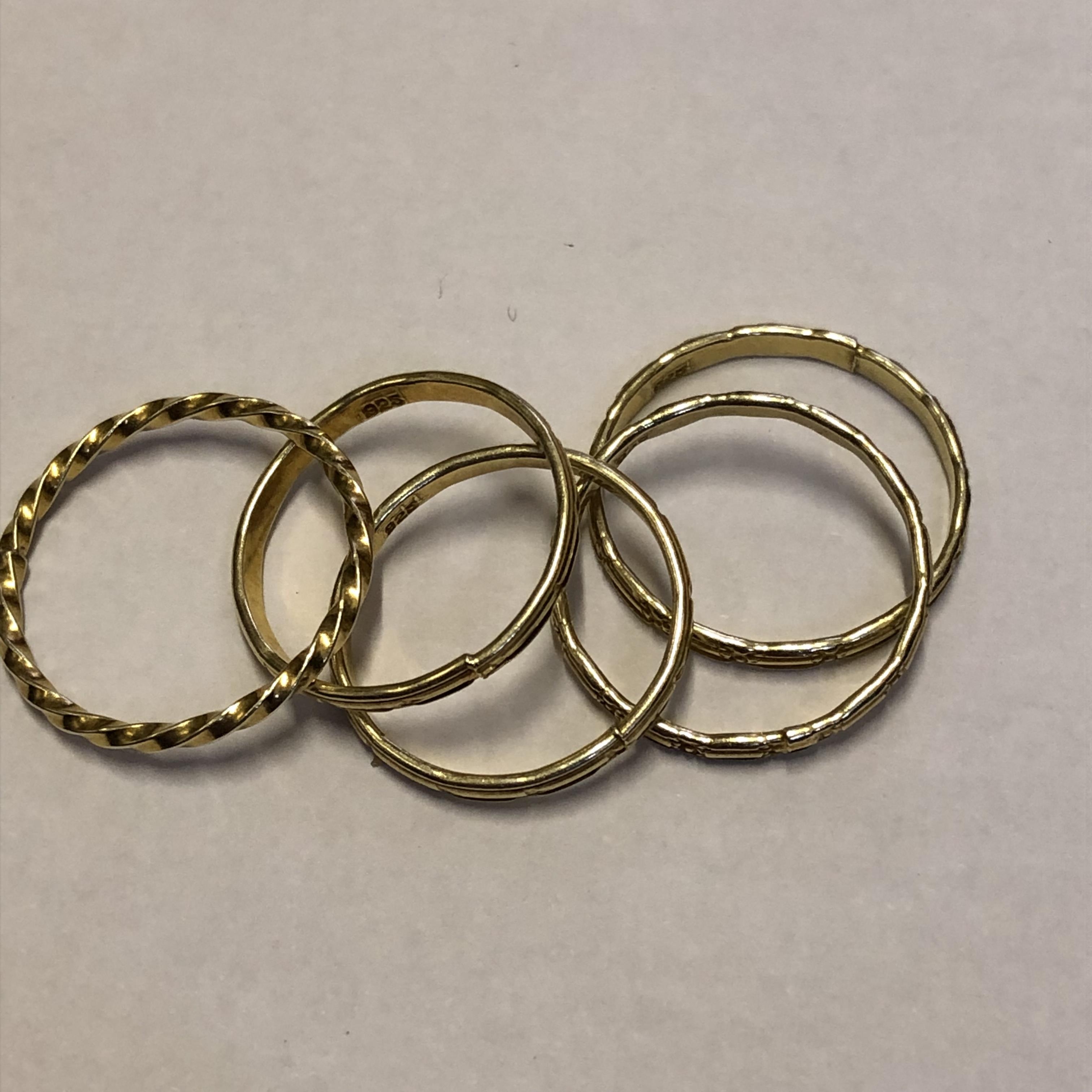 FIVE 925 STAMPED GOLD PLATED BANDS VARIOUS SIZES 4. - Image 4 of 5