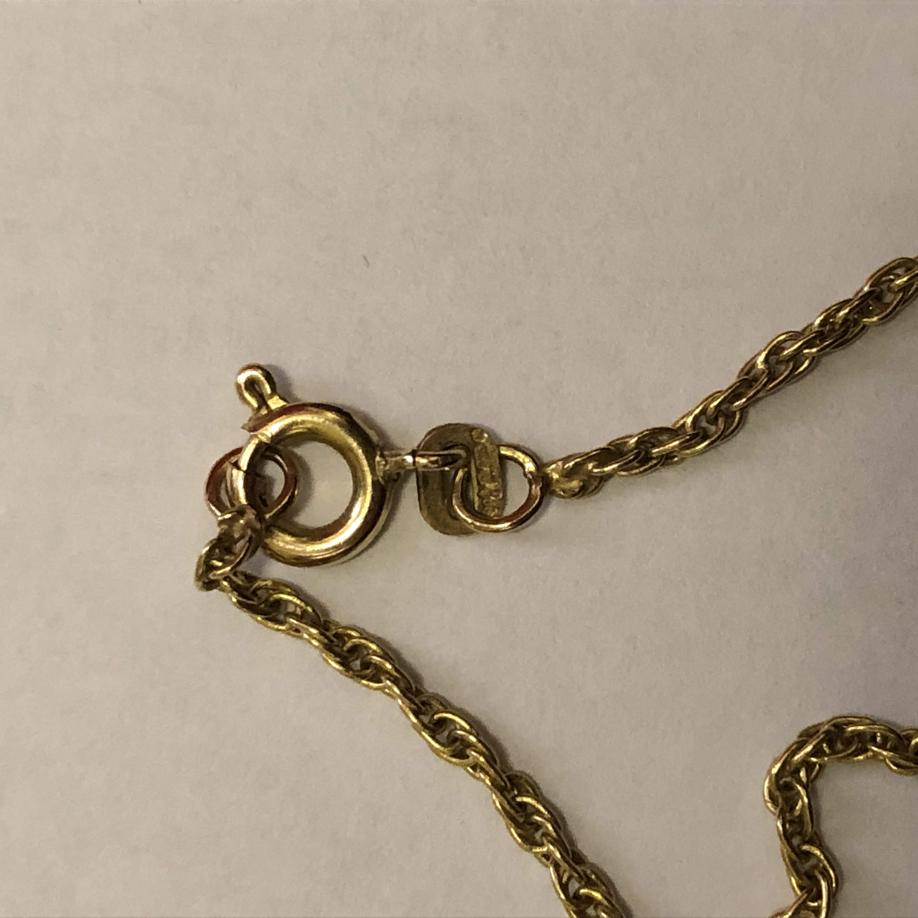 9CT GOLD BELCHER CHAIN WITH 9CT GOLD CAT PENDANT AND A 9CT GOLD SAPPHIRE AND DIAMOND CHIP OBLONG - Image 4 of 7