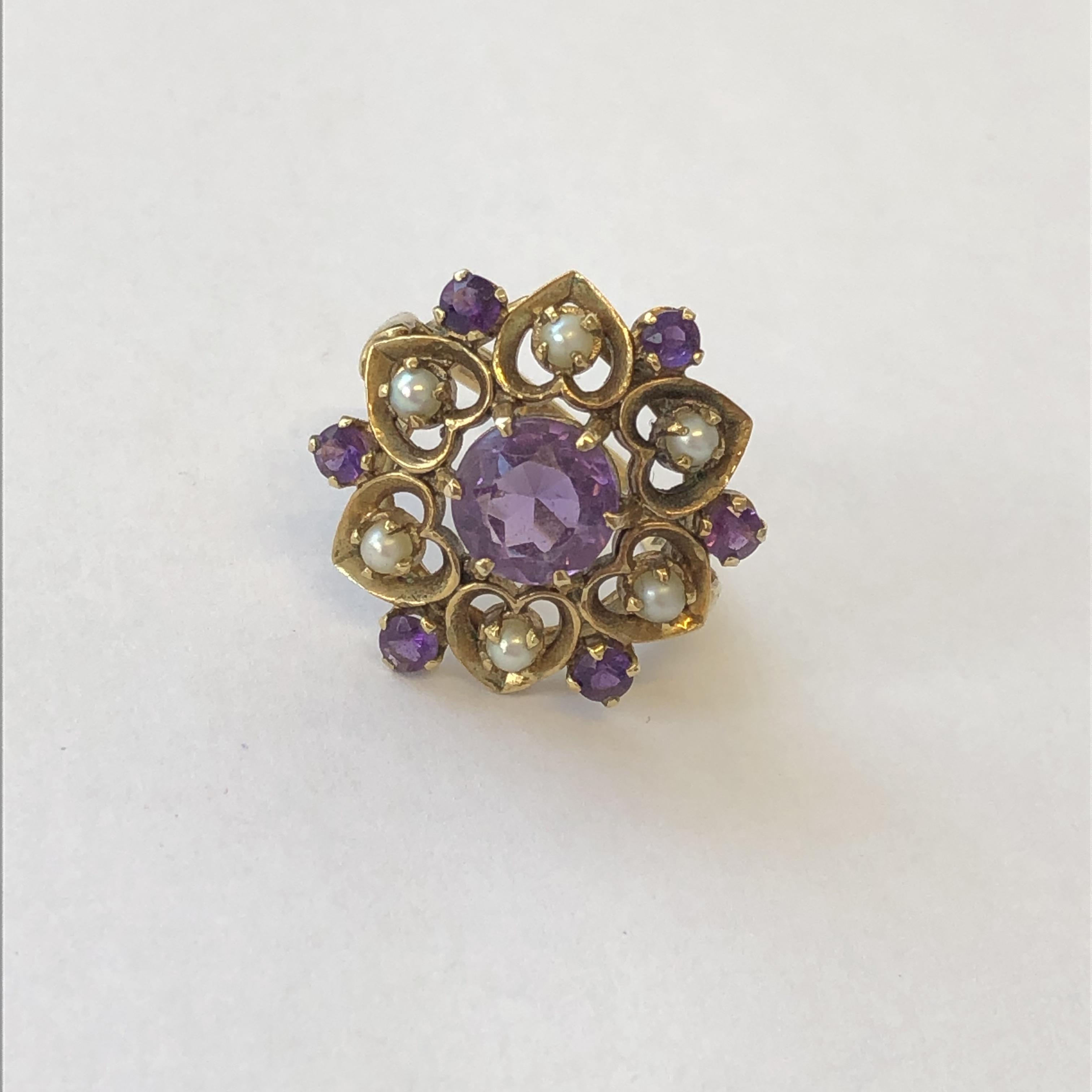 LADIES 9CT GOLD AMETHYST AND SEED PEARL DRESS RING SIZE L 6. - Image 2 of 4