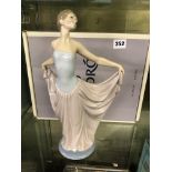 BOXED LLADRO PORCELAIN FIGURE - DANCER,