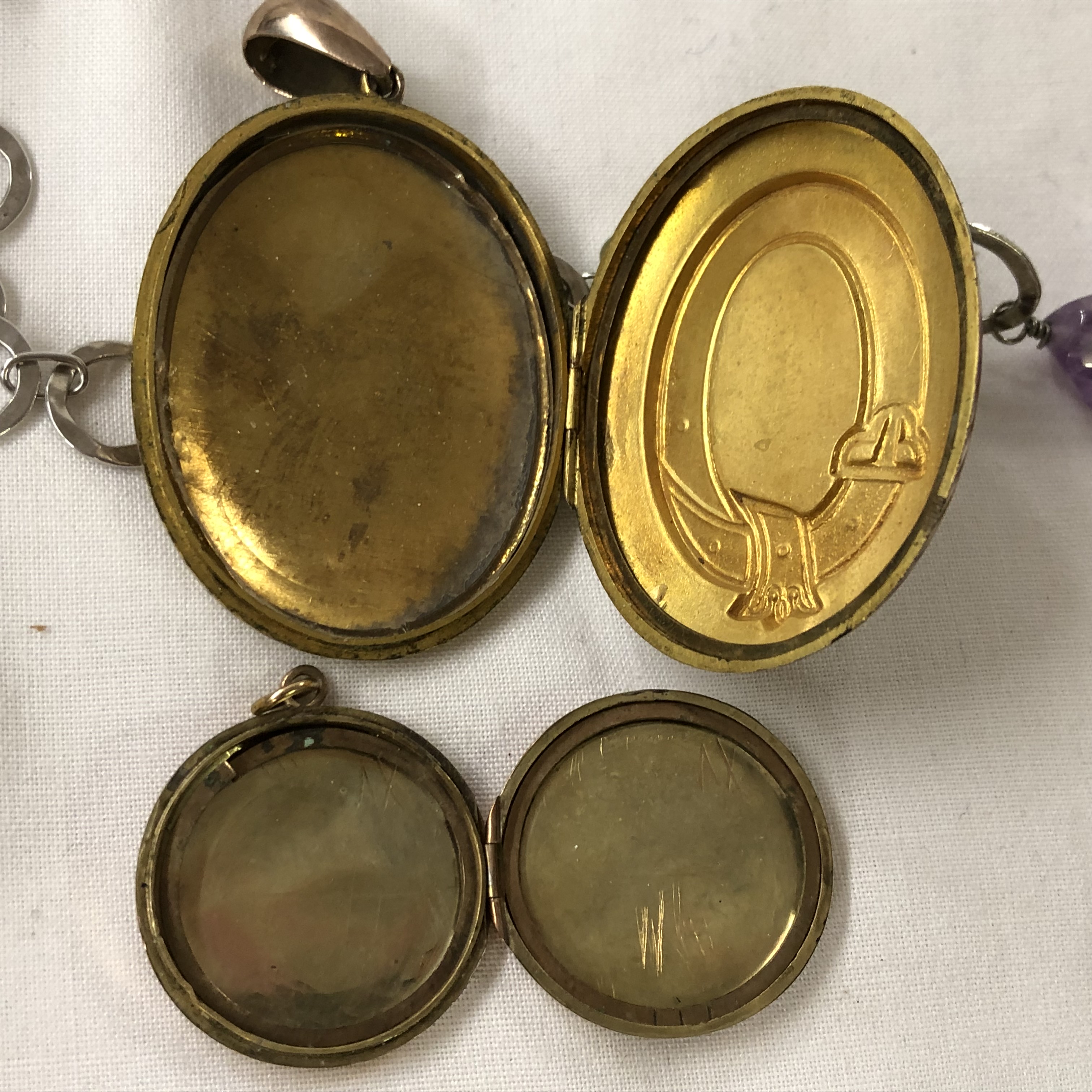 SELECTION OF SILVER MOUNTED PENDANTS, - Image 4 of 4