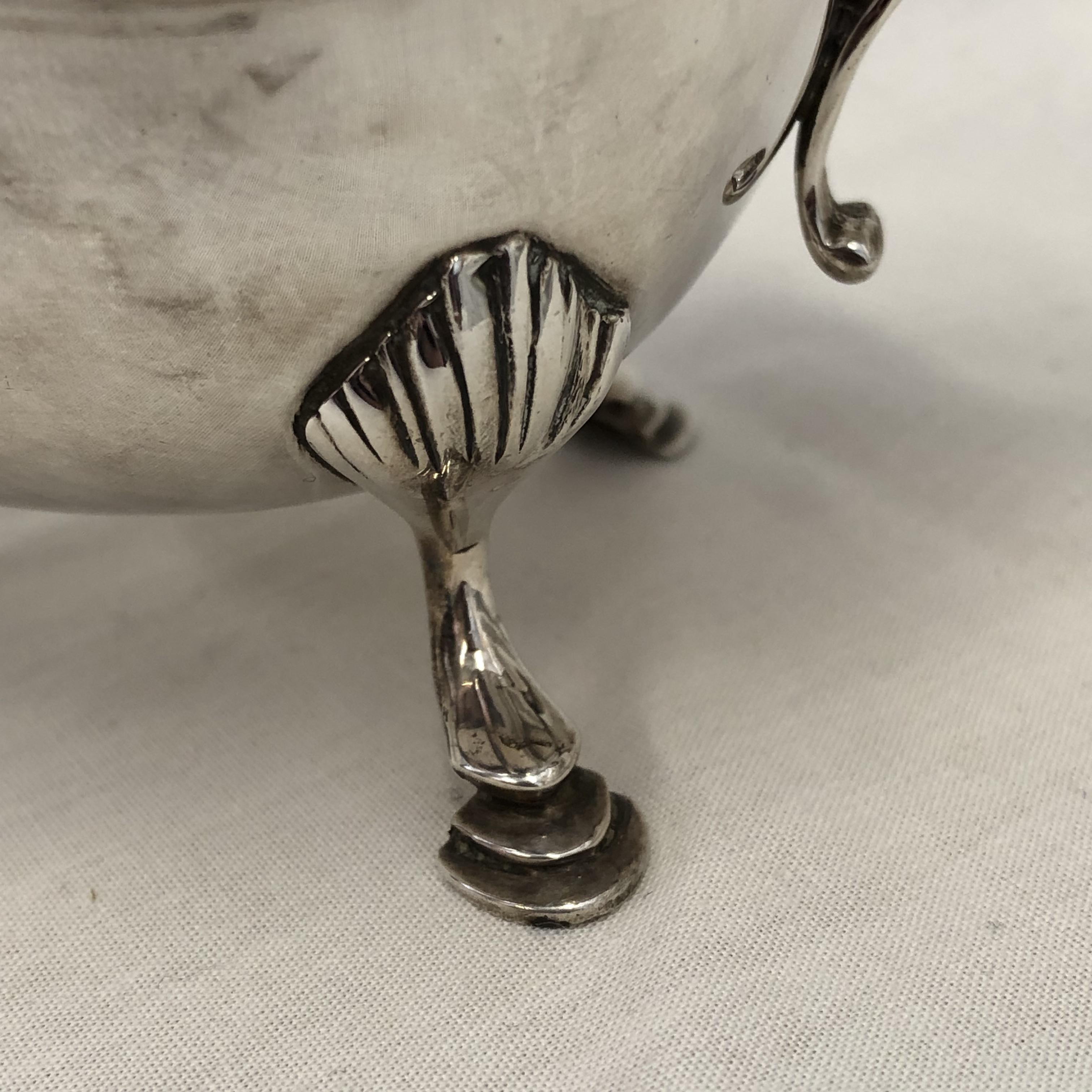 SILVER SAUCE BOAT WITH OPEN SCROLL HANDLE RAISED ON CABRIOLE LEGS WITH PAD FEET, 3.3OZ APPROX. - Image 2 of 4