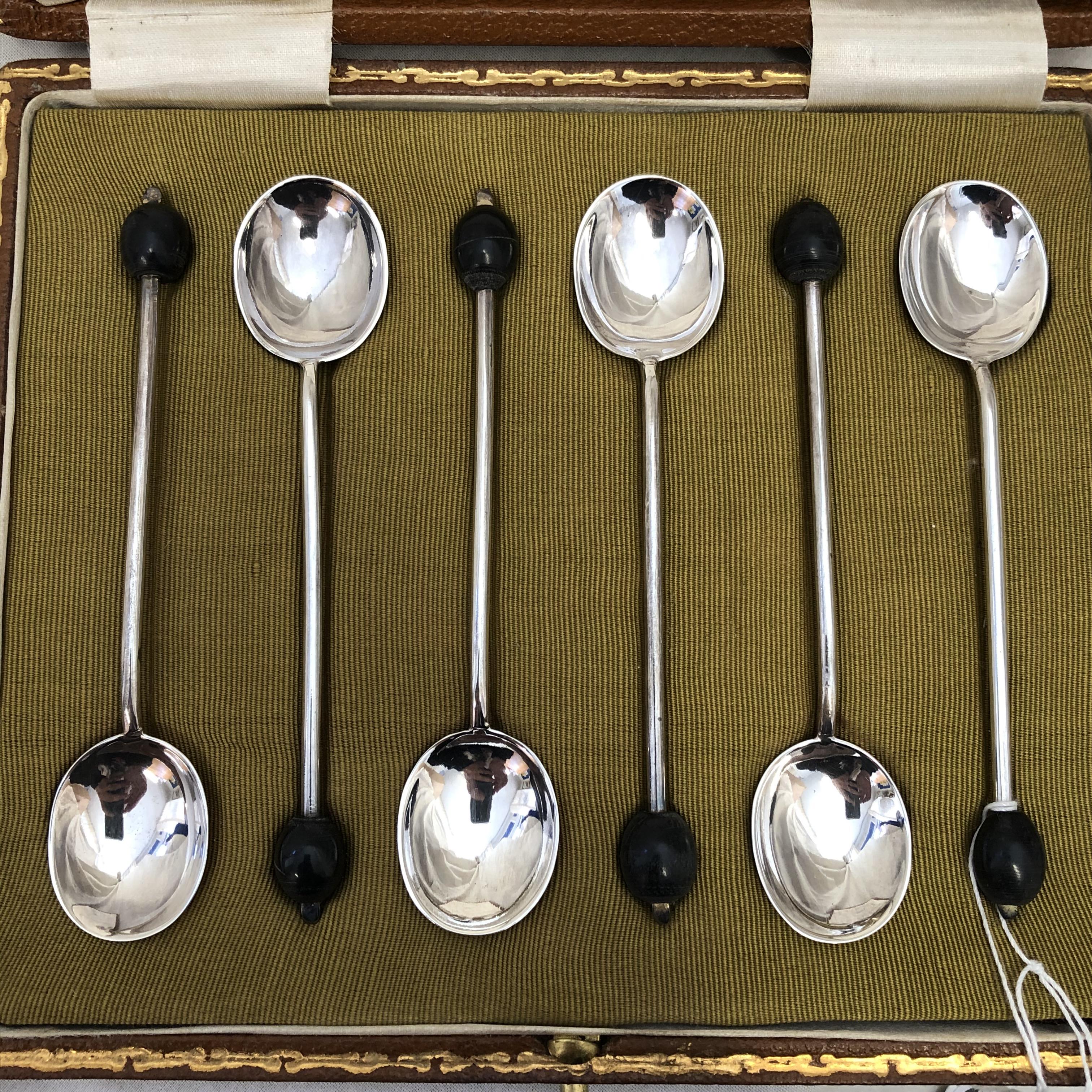 CASED SET OF SIX SILVER COFFEE BEAN FINIAL SPOONS, - Image 3 of 6