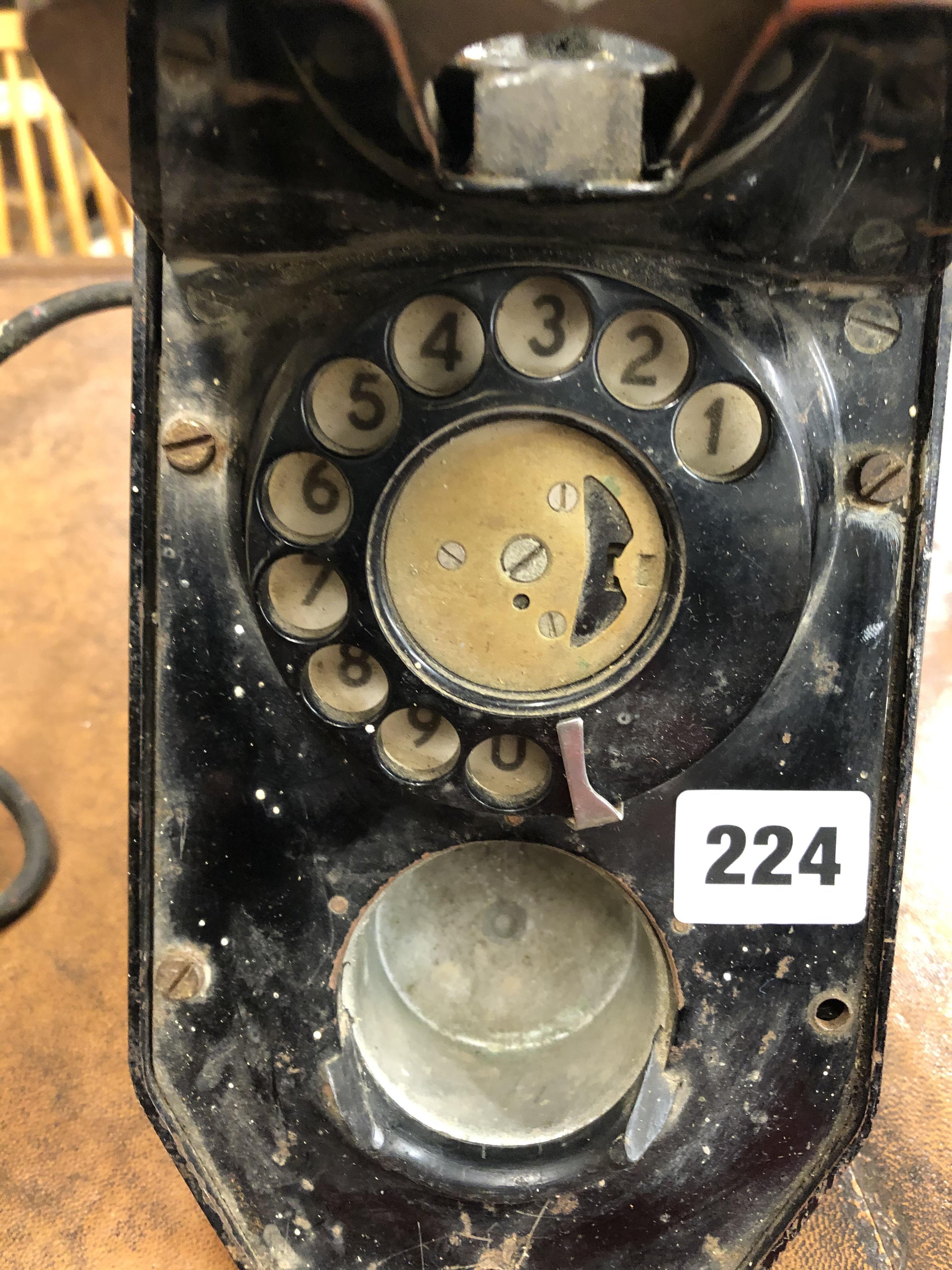 MILITARY STYLE FIELD TELEPHONE - Image 2 of 4