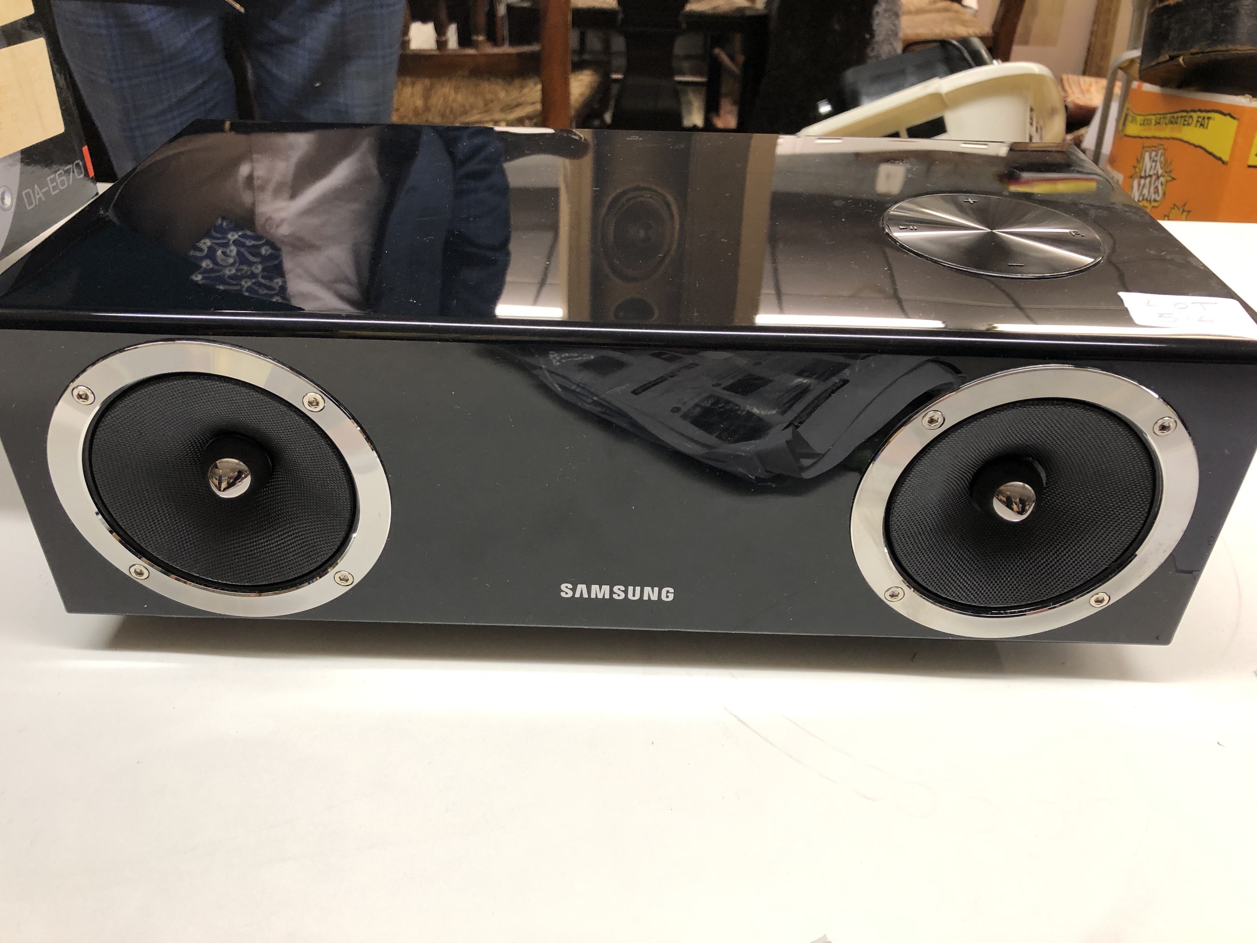 BOXED SAMSUNG WIRELESS AUDIO WITH DOCK AND REMOTE CONTROL - Image 2 of 4