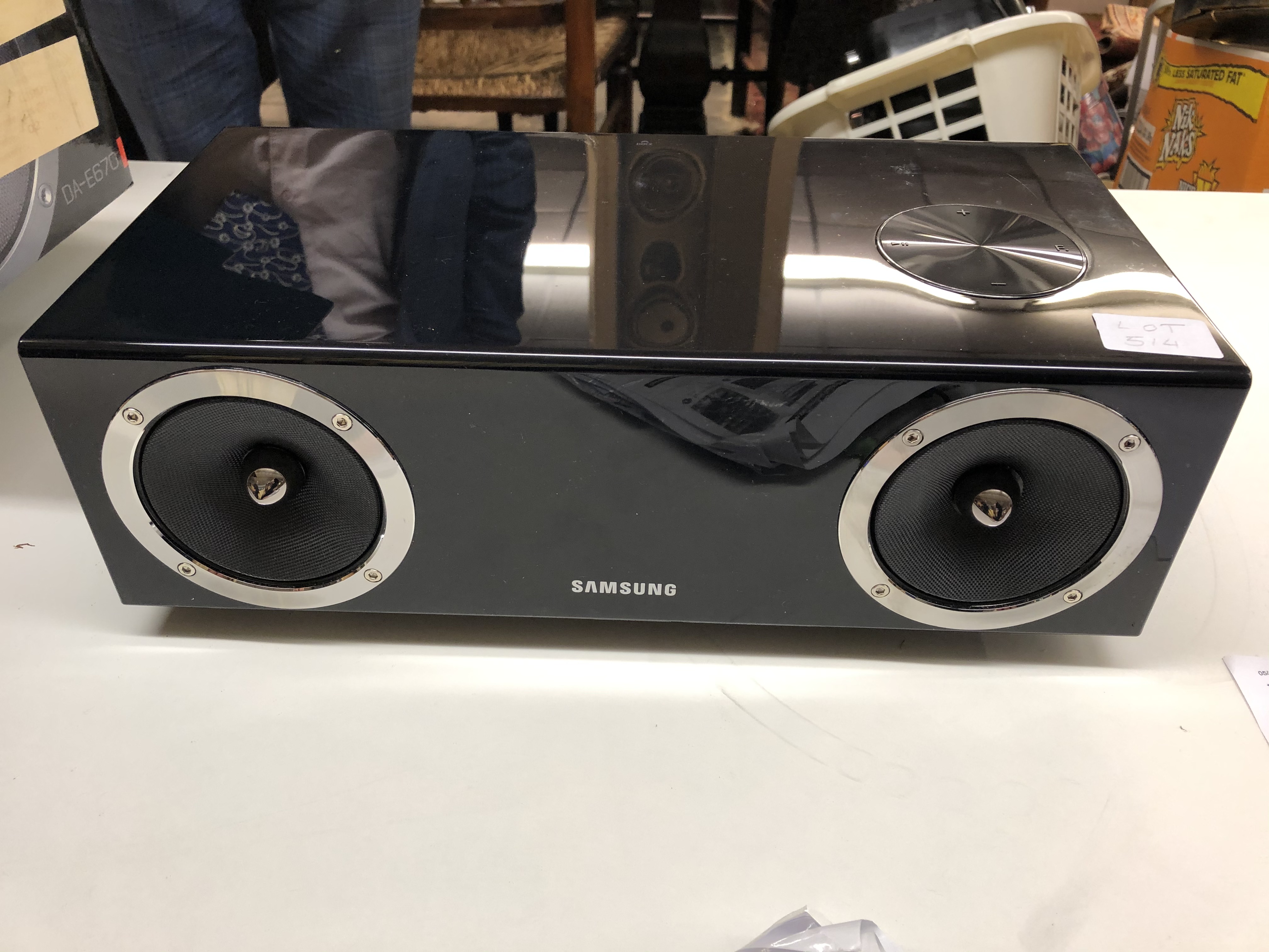 BOXED SAMSUNG WIRELESS AUDIO WITH DOCK AND REMOTE CONTROL