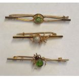 9CT GOLD SPIDER BAR BROOCH, 9CT STONE SET INSECT BROOCH 4.