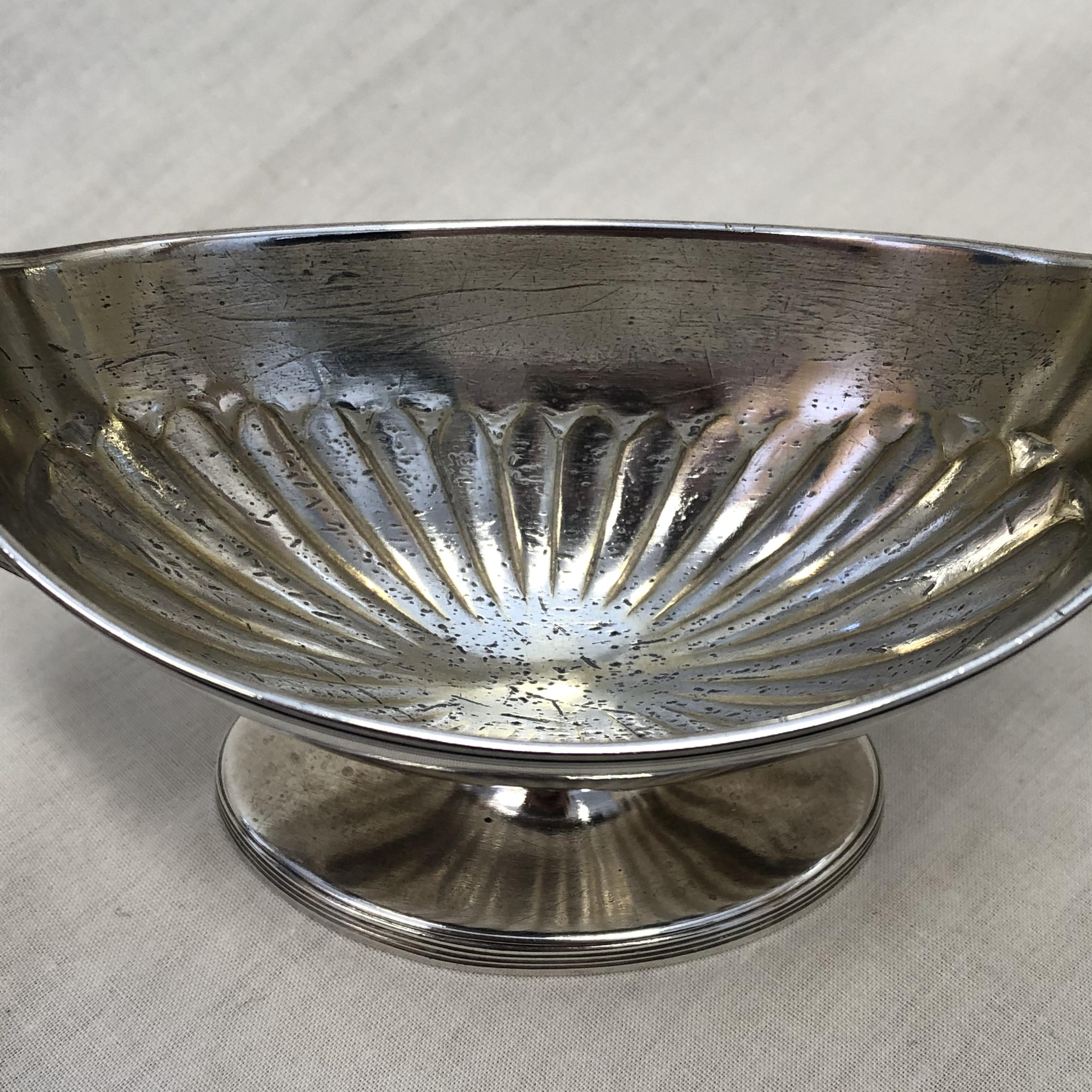 GEORGE III NEOCLASSICAL TWIN HANDLED BOAT SHAPED TABLE SALT, LONDON, HC, 3OZ APPROX. - Image 2 of 5