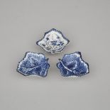 Three Bow Blue and White Pickle Leaf Dishes, c.1765, length 3.1 in — 8 cm (3 Pieces)