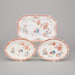 Bow Kakiemon 'Two Quail' Pattern Tray and Two Small Dishes, c.1760, tray length 9.3 in — 23.5 cm (3