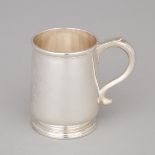 George I Silver Mug, William Darker, London, 1721, height 4.8 in — 12.2 cm