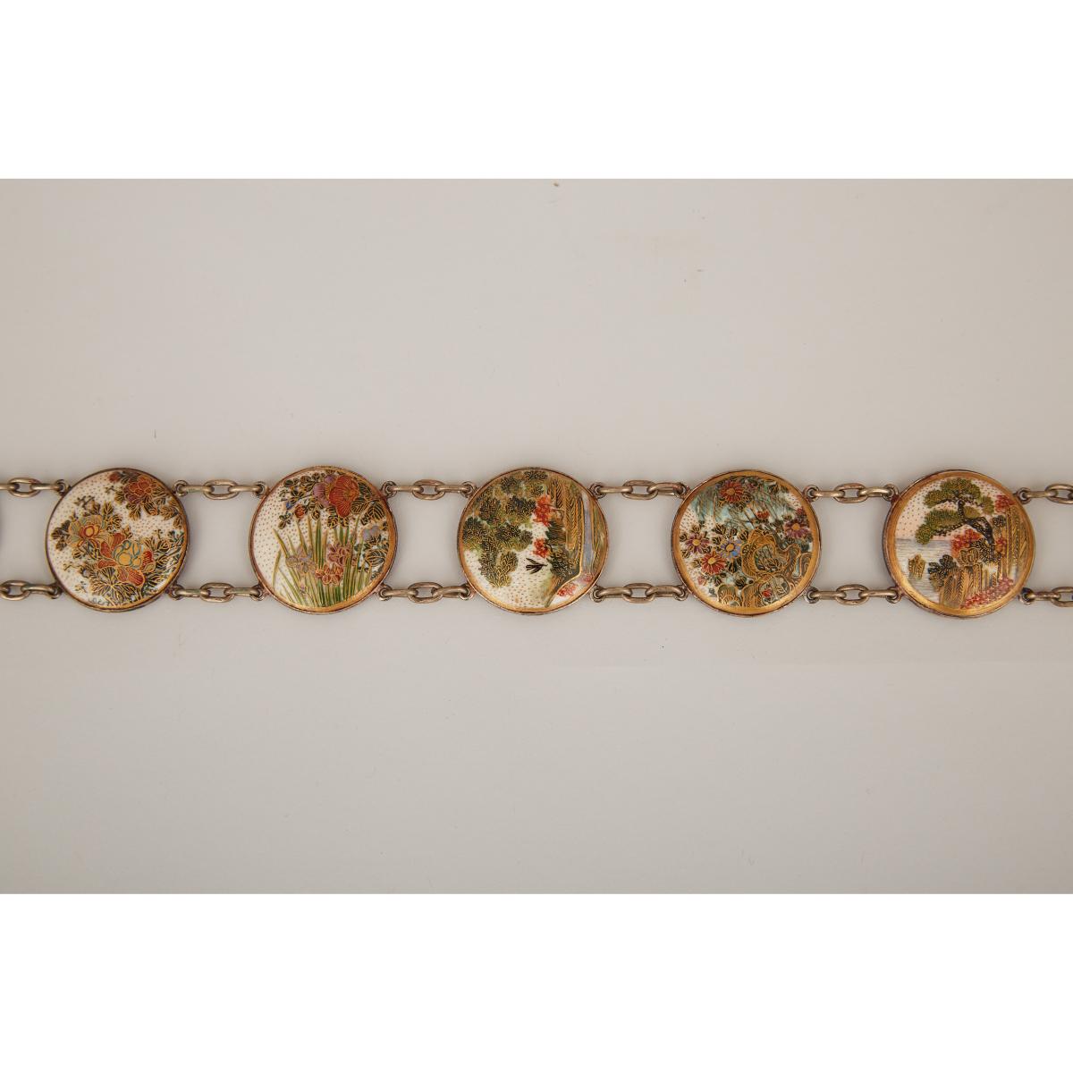 A Satsuma Ceramic Inlaid Belt, Meiji Period, 明治時期 日本薩摩燒人物花卉紋腰帶, length 25.5 in — 64.8 cm - Image 4 of 7