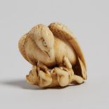 An Ivory Carved Netsuke of an Eagle and a Fox, Signed Tomochika, Late 19th Century, 十九世紀晚期 牙雕鷹狐根付, 1