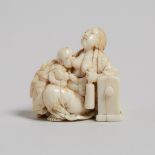 An Ivory Carved Netsuke of a Mother and Child, 19th Century, 十九世紀 牙雕母子根付, length 1.3 in — 3.3 cm